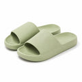 Claquettes 38/39 en mousse synthétique vert pâle - légères antidérapantes